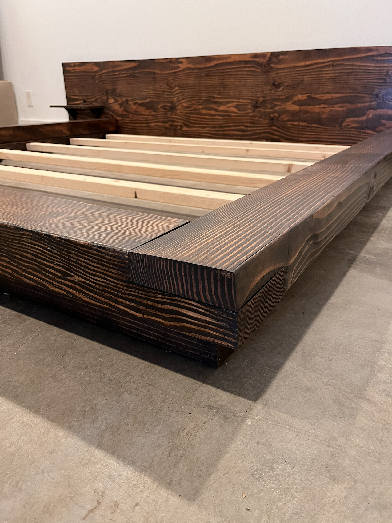 Mesa Bed Side Detail